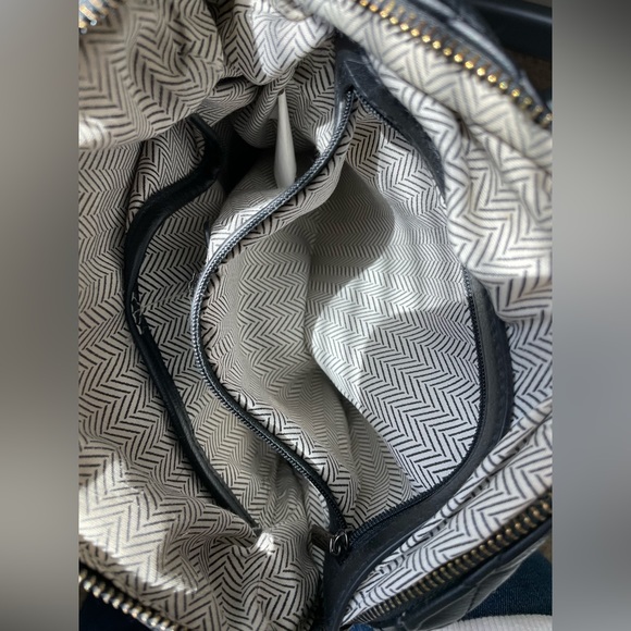 Steve Madden Quilted Convertible Bag - Black with Gunmetal Accents - y2k vintage - Picture 11 of 13